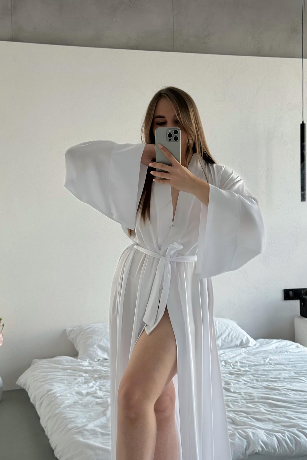 Yumuşak Saten Kloş Kollu Uzun Sabahlık