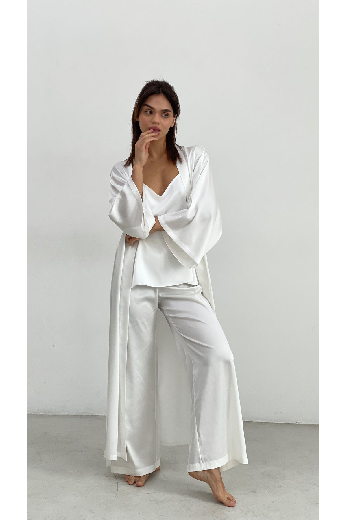 Beyaz 3lu Pijama takımı sabahlık
