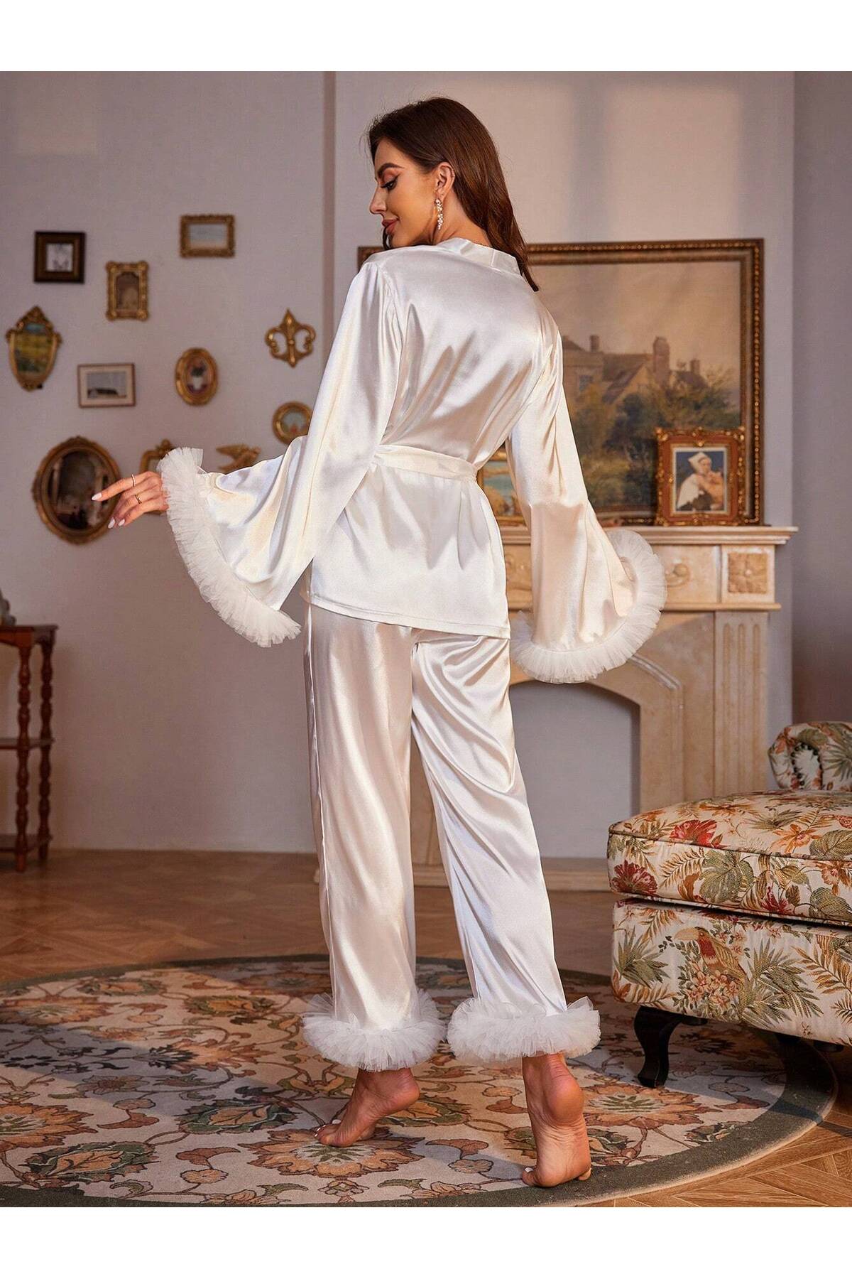 İpeksi saten Kol paça Katlı Tül Pijama Takımı